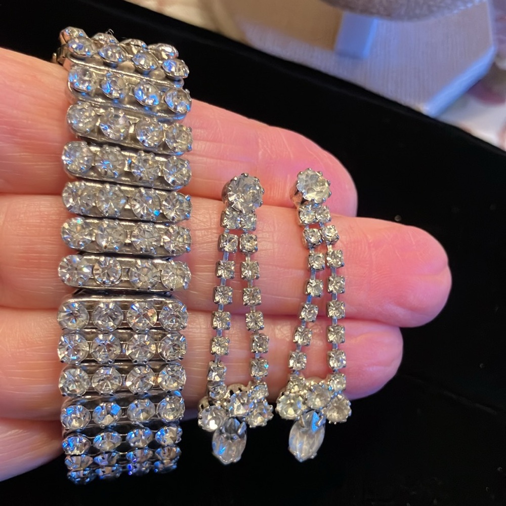 BRACELET MADE OF RHINESTONE CRYSTALS and matching Pierced earrings - Picture 6 of 13